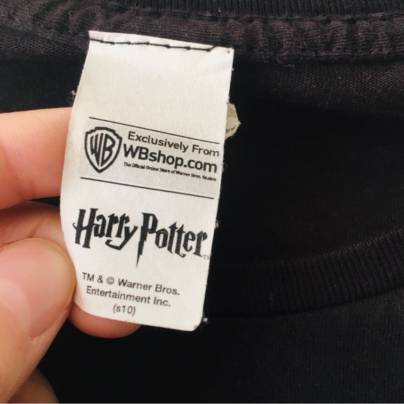 Harry Potter Gryffindor T-Shirt - Picture 2 of 2